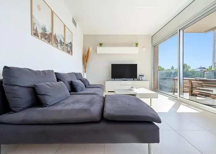 Clauhomes Paradise Village * Salou